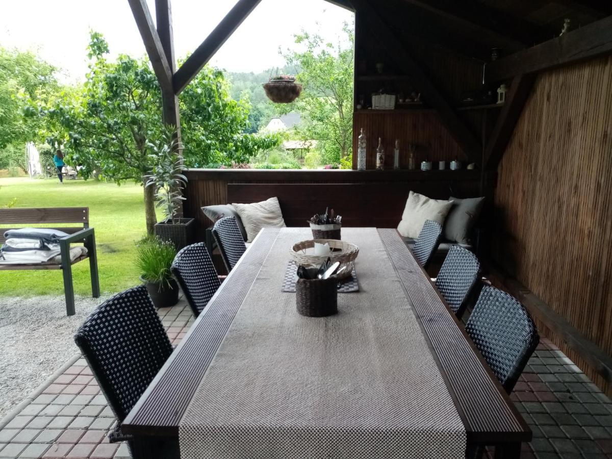 MiJa apartmán s VINNÝM SKLÍPKEM, zahradou a grilem Kájov Exterior foto