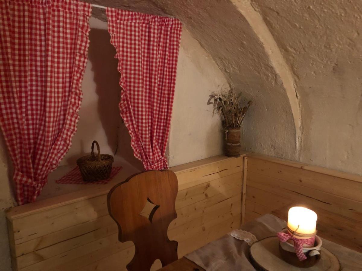 MiJa apartmán s VINNÝM SKLÍPKEM, zahradou a grilem Kájov Exterior foto
