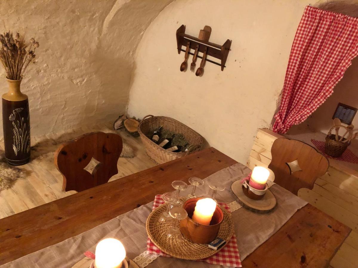 MiJa apartmán s VINNÝM SKLÍPKEM, zahradou a grilem Kájov Exterior foto