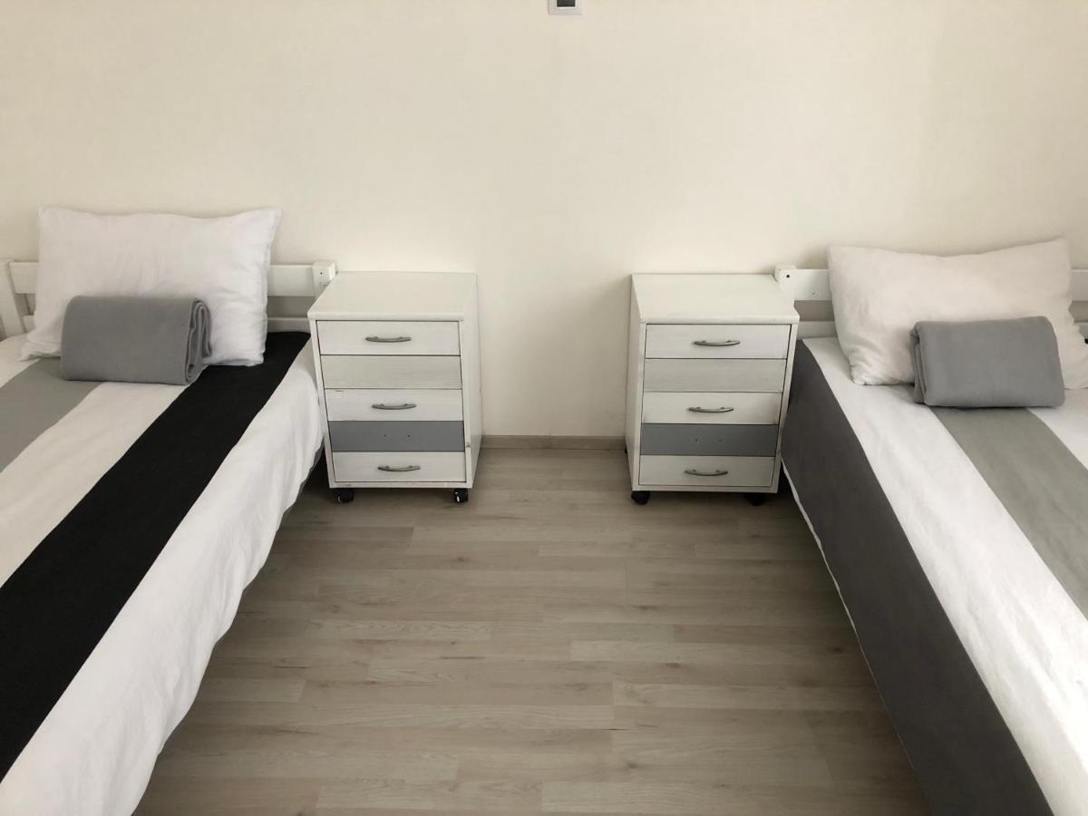 MiJa apartmán s VINNÝM SKLÍPKEM, zahradou a grilem Kájov Exterior foto