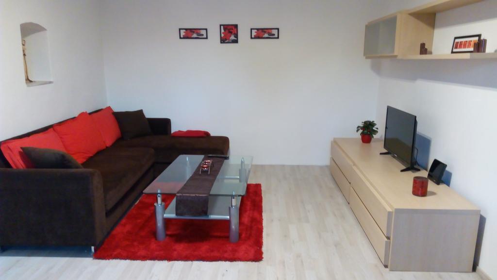 MiJa apartmán s VINNÝM SKLÍPKEM, zahradou a grilem Kájov Exterior foto