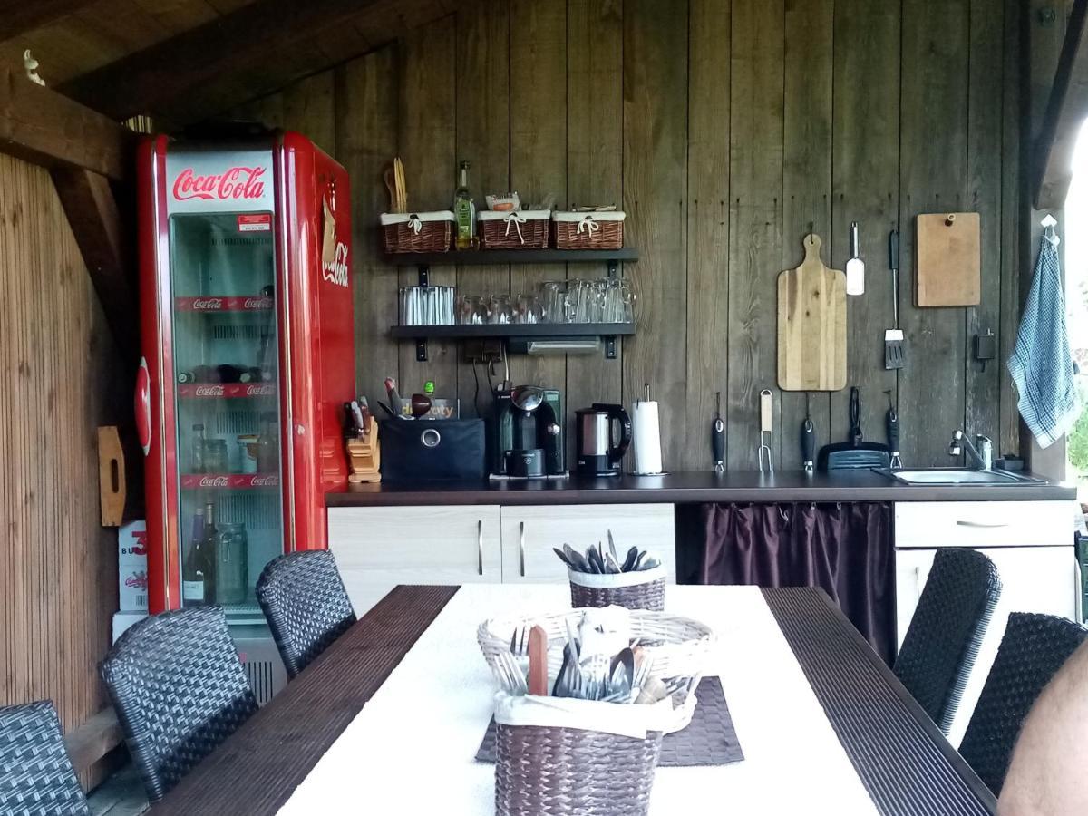 MiJa apartmán s VINNÝM SKLÍPKEM, zahradou a grilem Kájov Exterior foto